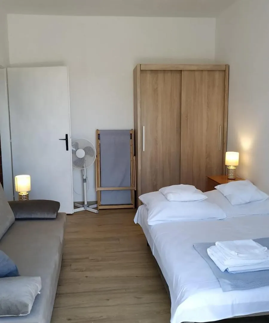 Apartamento Rustic Home Maslenica